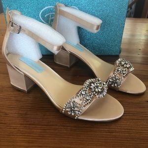 Betsey Johnson satin champagne heels size 6.5